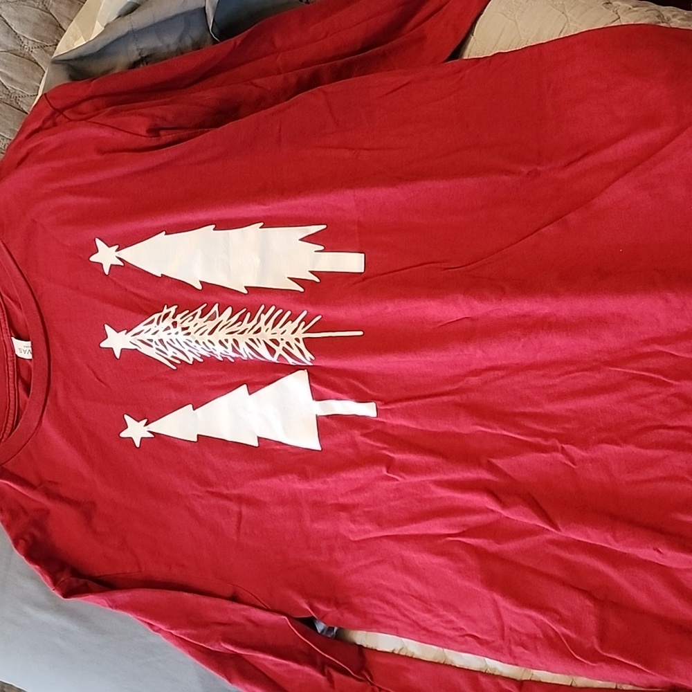 BELLA CANVAS CHRISTMAS TREE TEE